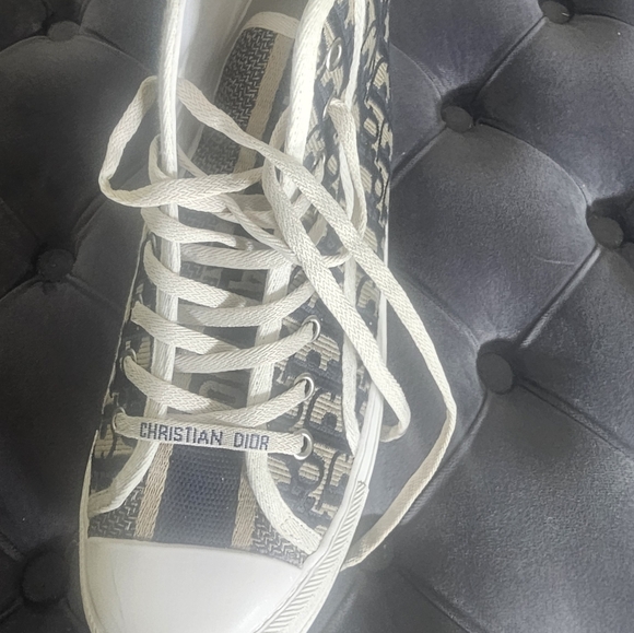 Stylish High-Top Sneakers Dior - Picture 9 of 12